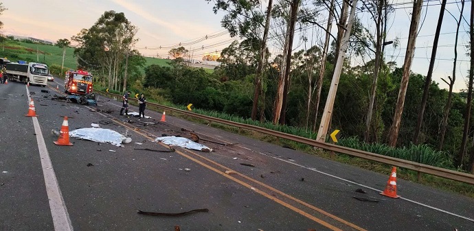 Tragédia: Três pessoas morrem em gravíssimo acidente na PR-444 em Arapongas