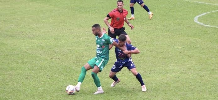 Arapongas perde em casa para o Iraty, mas avança à semifinal da terceirona paranaense