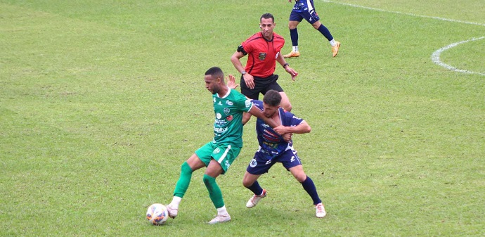 Arapongas goleia o Iraty fora de casa e convoca torcida para a decisão no Estádio dos Pássaros 