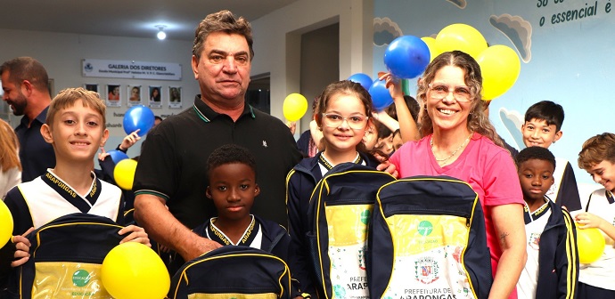 Prefeitura faz entrega de 12 mil mochilas para alunos da Rede Municipal de Arapongas